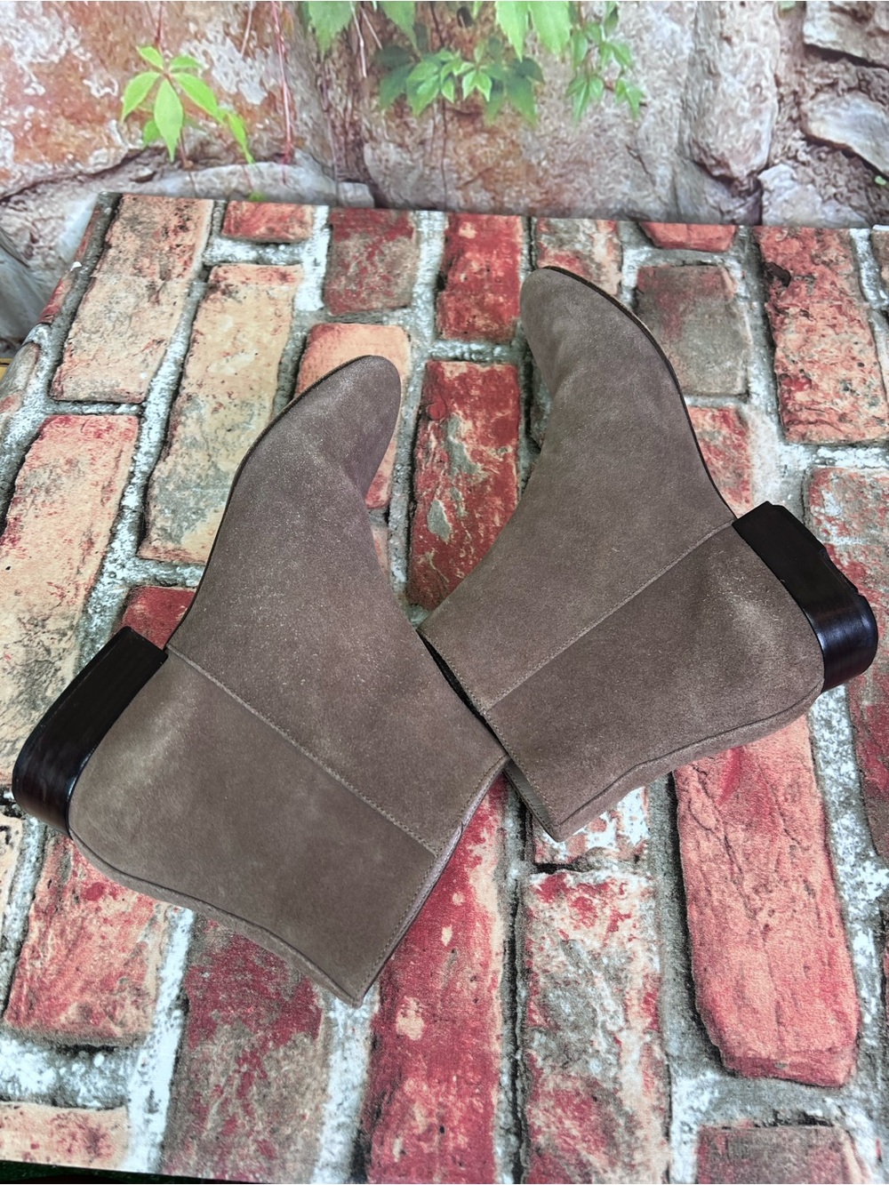 CHLOE Tan Suede Gold Buckle Short Ankle Boots, Made in Italy, 36 - Picture 15 of 15